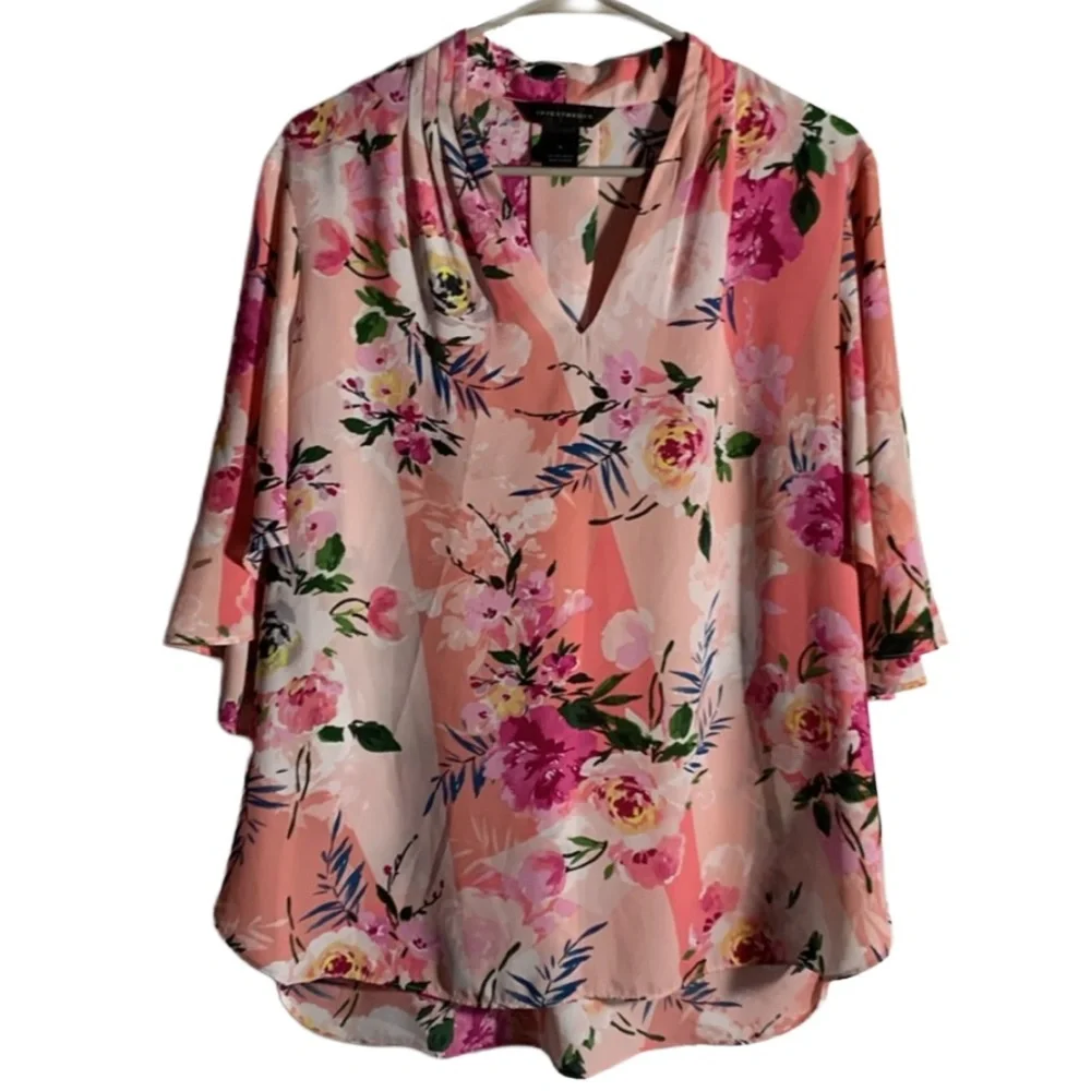 INVESTMENTS Short Flowy Sleeve V-Neck Blouse.  Size: Large